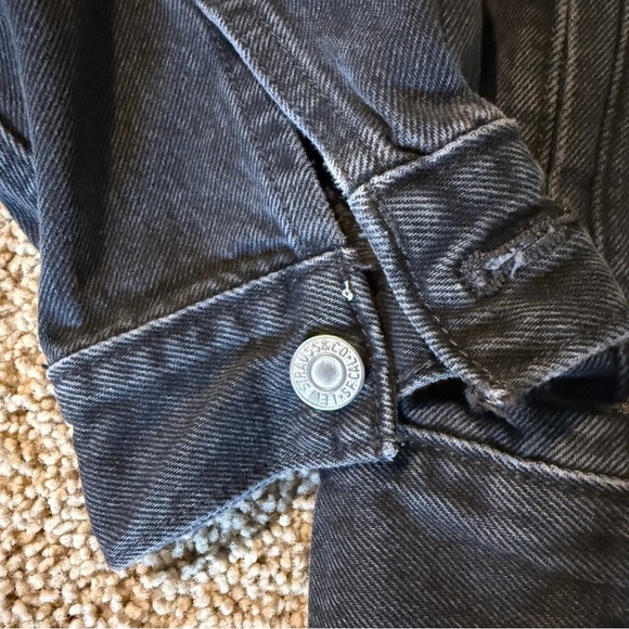 Levi's - Women’s Black Denim Jacket - Size Small - Picture 6 of 9